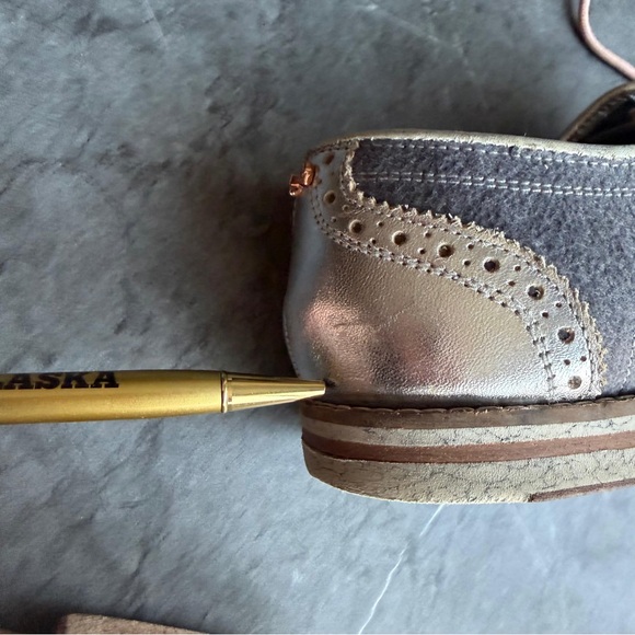 Ted Baker London Silver Metallic Brogue Oxford Shoes Women Size US8/EUR39 - Picture 13 of 13